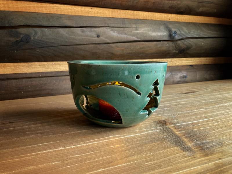 Handgemachte Duftöllampe Beach, Duftlampe, Handgefertigt, Keramik, Steinzeug, Kerzenhalter, Gesprenkelt, Berg-Motiv, Wildnis Handgemachte Duftöllampe Beach, Duftlampe, Handgefertigt, Keramik, Steinzeug, Kerzenhalter, Gesprenkelt, Berg-Motiv, Wildnis von Etsy - handmariepottery