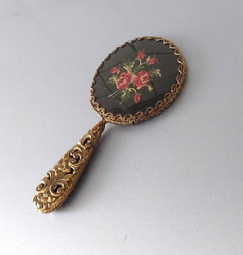 Vintage Petit Point Handspiegel, Handtaschen Accessoires Vintage Petit Point Handspiegel, Handtaschen Accessoires von Etsy - hard2findstuff