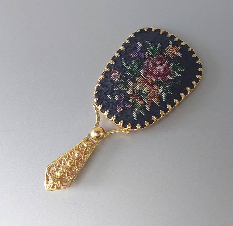Vintage Petit Point Handspiegel, Rokoko Boudoir Dekor von Etsy - hard2findstuff