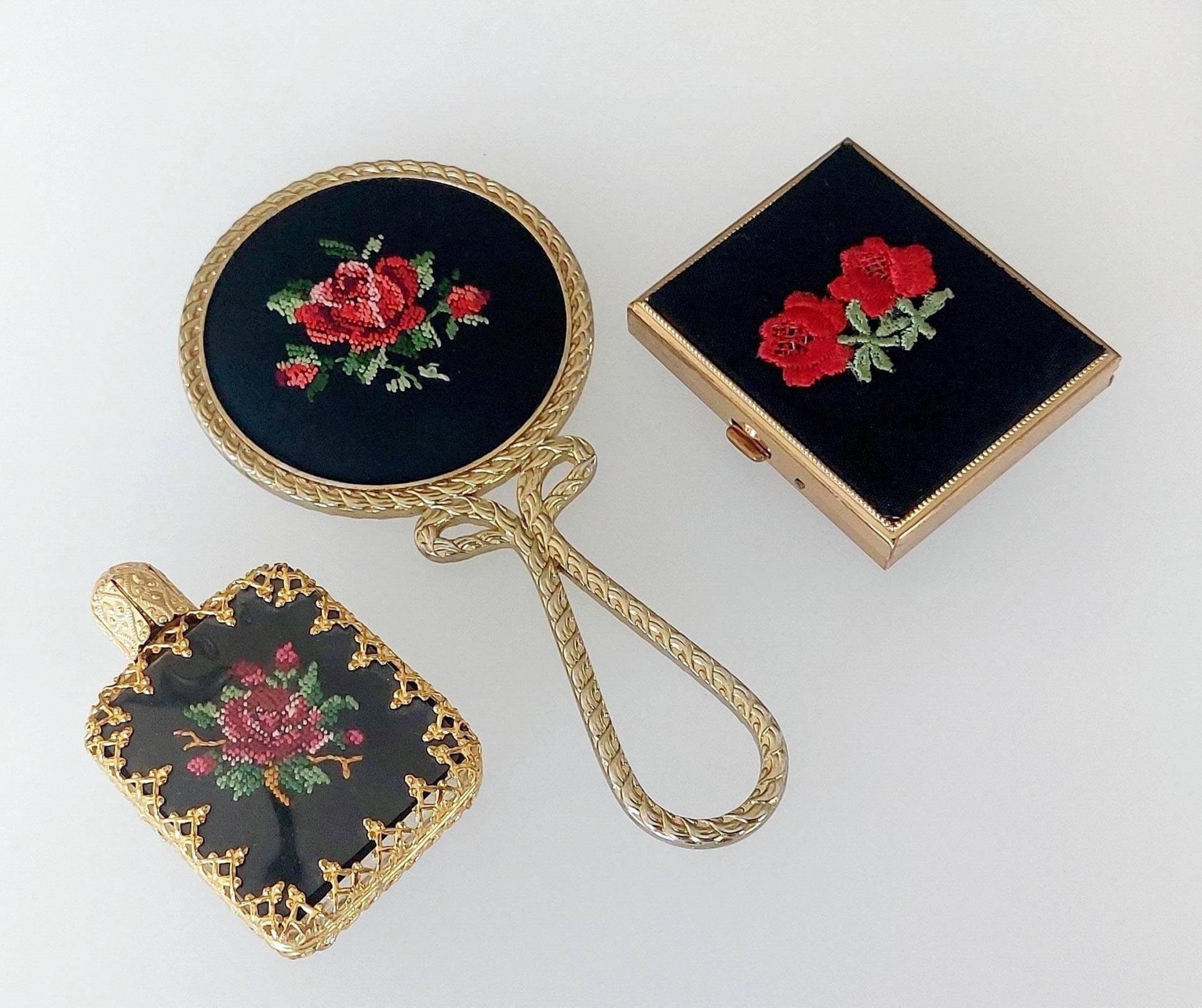 Vintage Petit Point Handtasche Accessoires Set Spiegel, Parfüm Flasche, Bilderrahmen Mini Album von Etsy - hard2findstuff