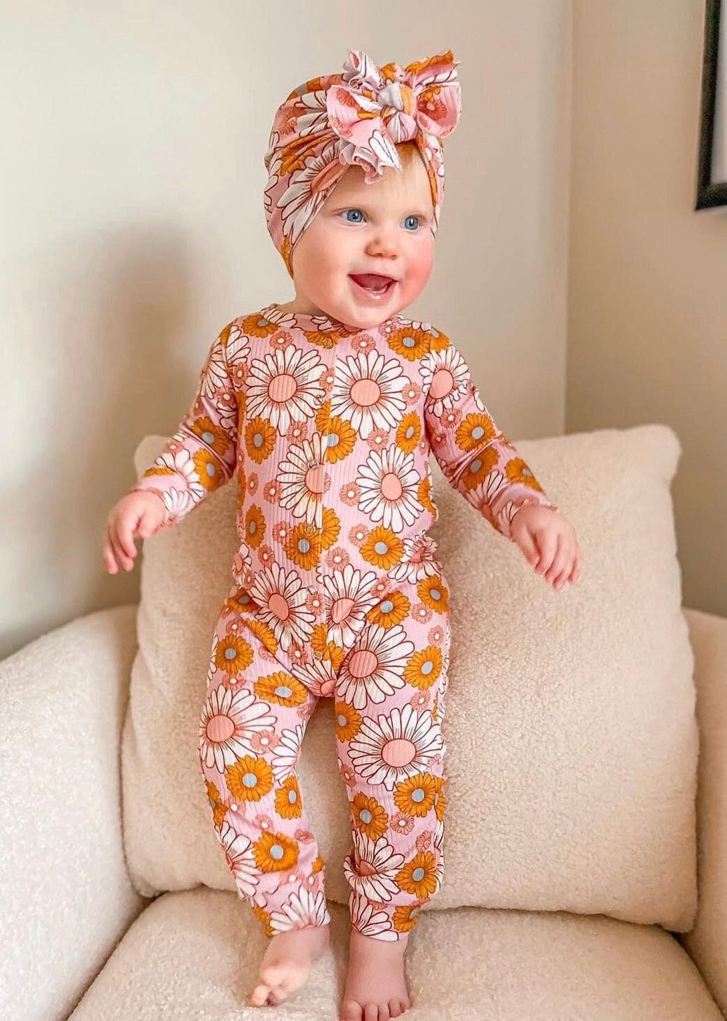 Blush Retro Footie Oder Strampler, Baby-Outfit, Kleinkind-Outfit, Weicher Pyjama, Blumen-Pyjama, Mädchen-Set, Kleidungsset, Mädchenkleidung von Etsy - harleebeeandco