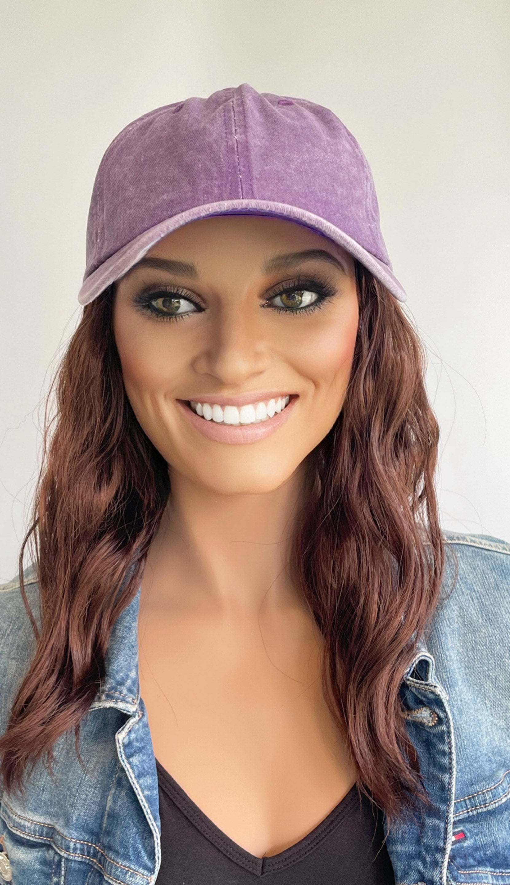 Gewaschenes Lila Baseball Cap Mit Angebrachter Langer Beach Wave Haarpracht Gewaschenes Lila Baseball Cap Mit Angebrachter Langer Beach Wave Haarpracht von Etsy - headscarvesbyciara1