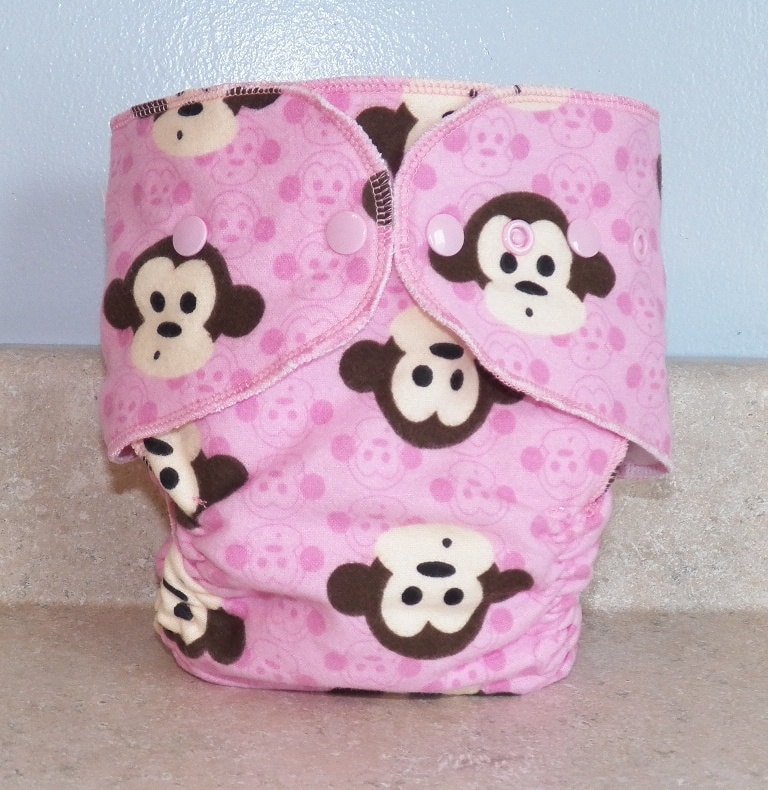 Ausgestattet Kleine Stoffwindel - 6 Bis 12 Pfund Pink Monkeys 17015 von Etsy - henandchickcloth