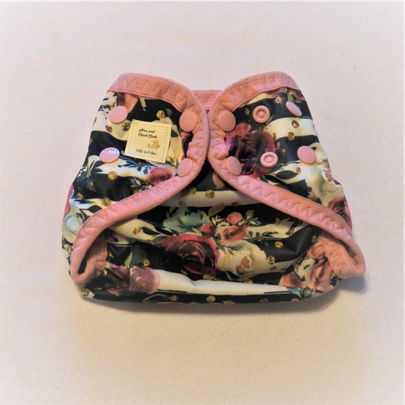 Neugeborenen Pul Windel Abdeckung Mit Bein Gussets - 4 Bis 9 Pfund-Rosen Auf Marine Weißen Streifen- | Inv #20037 von Etsy - henandchickcloth