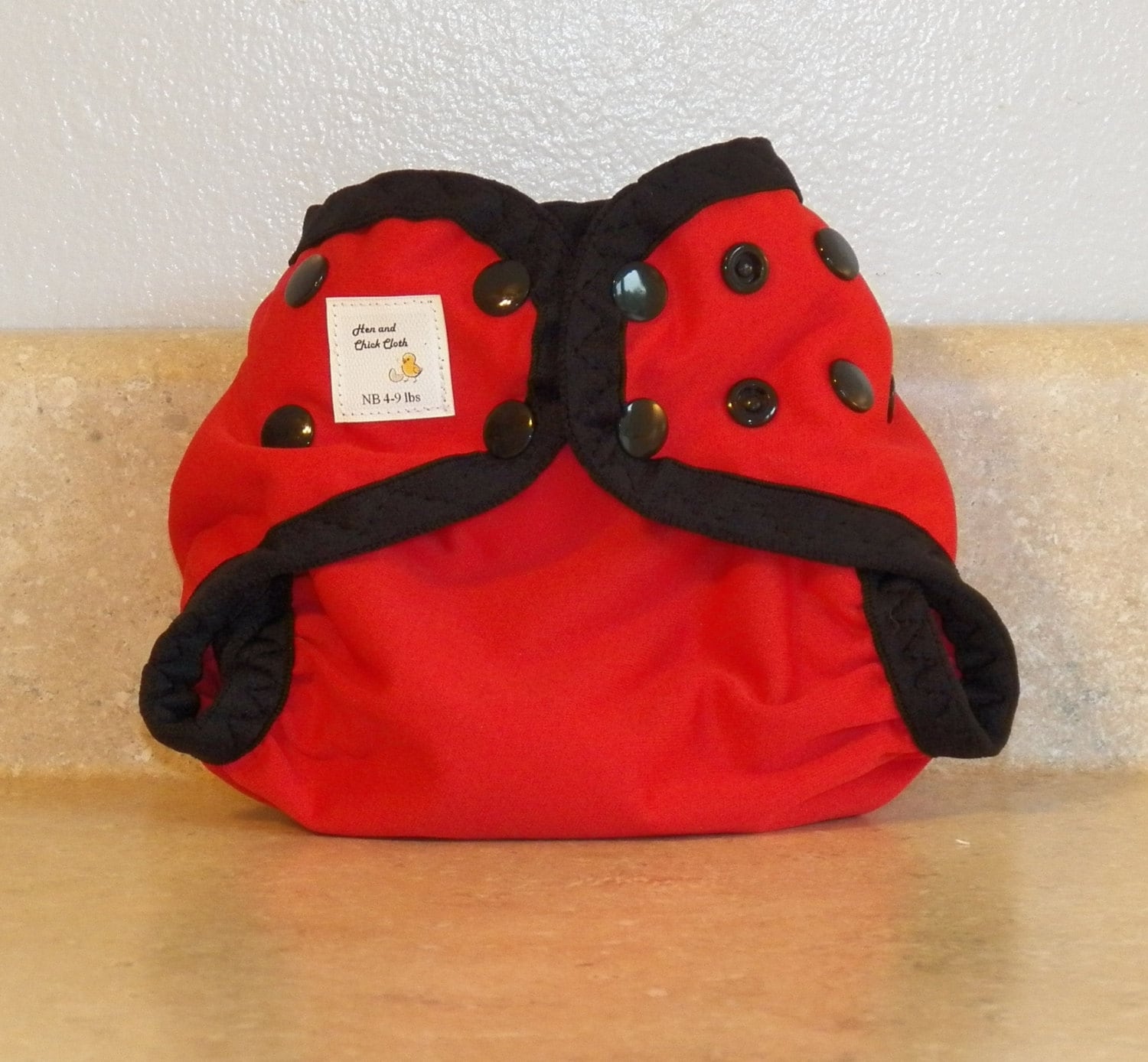 Neugeborenen Pul Windel Abdeckung Mit Bein Gussets - 4 Bis 9 Pfund Rot Schwarzen Akzenten-20009 Neugeborenen Pul Windel Abdeckung Mit Bein Gussets - 4 Bis 9 Pfund Rot Schwarzen Akzenten-20009 von Etsy - henandchickcloth