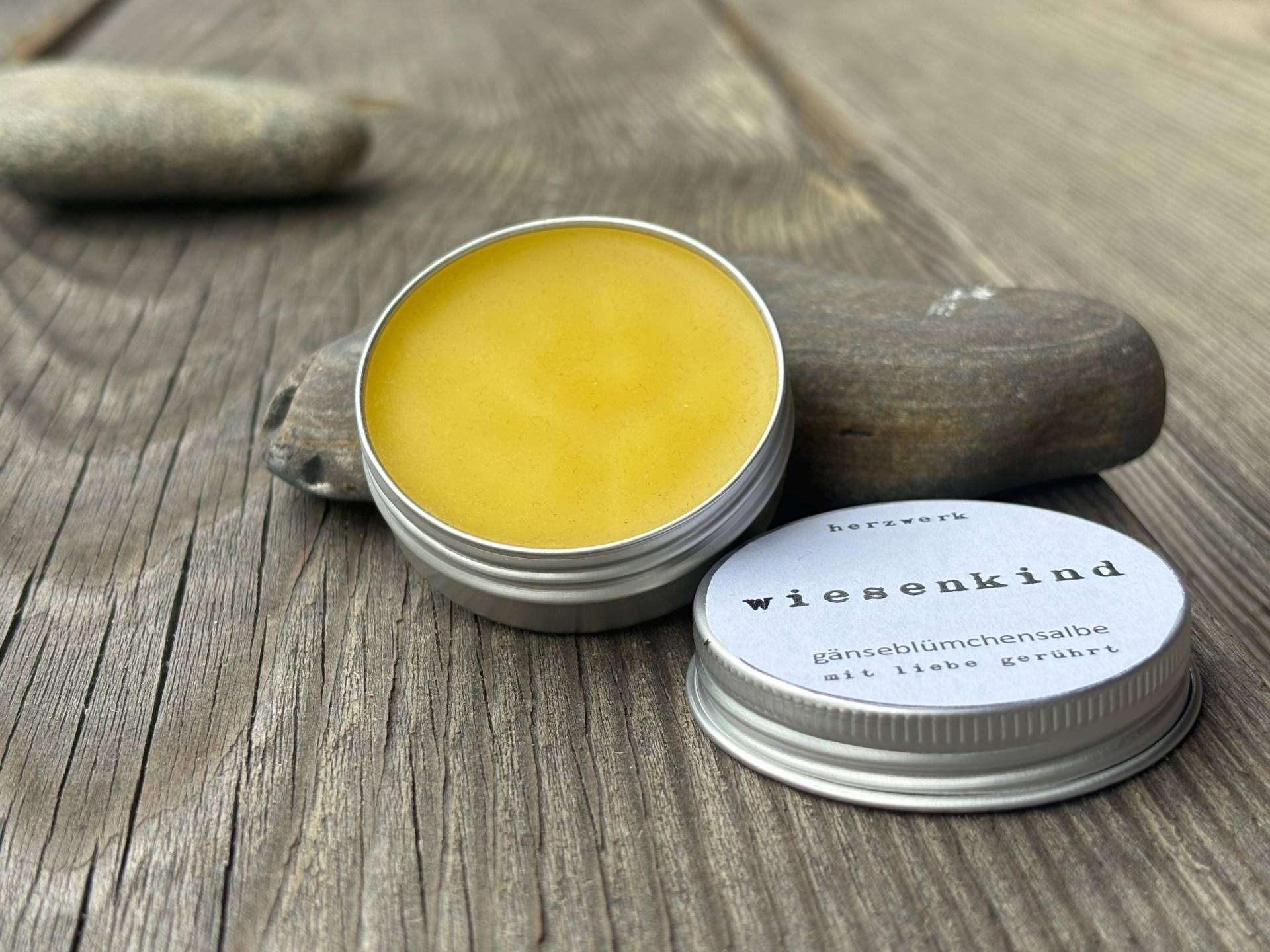Wiesenkind - Gänseblümchensalbe Aus Wildsammlung | Sanfte Naturkosmetik Für Empfindliche Haut Handgerührt & Pflanzenbasiert von Etsy - herzwerkAT