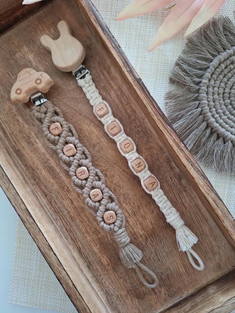 Schnullerkette Mit Namen, Handgeknüpft Aus Premium Makrameegarn - Ökotex Zertifiziert Verschiedene Varianten, Personalisierbar Baby von Etsy - iLOVEcandlesbyBine