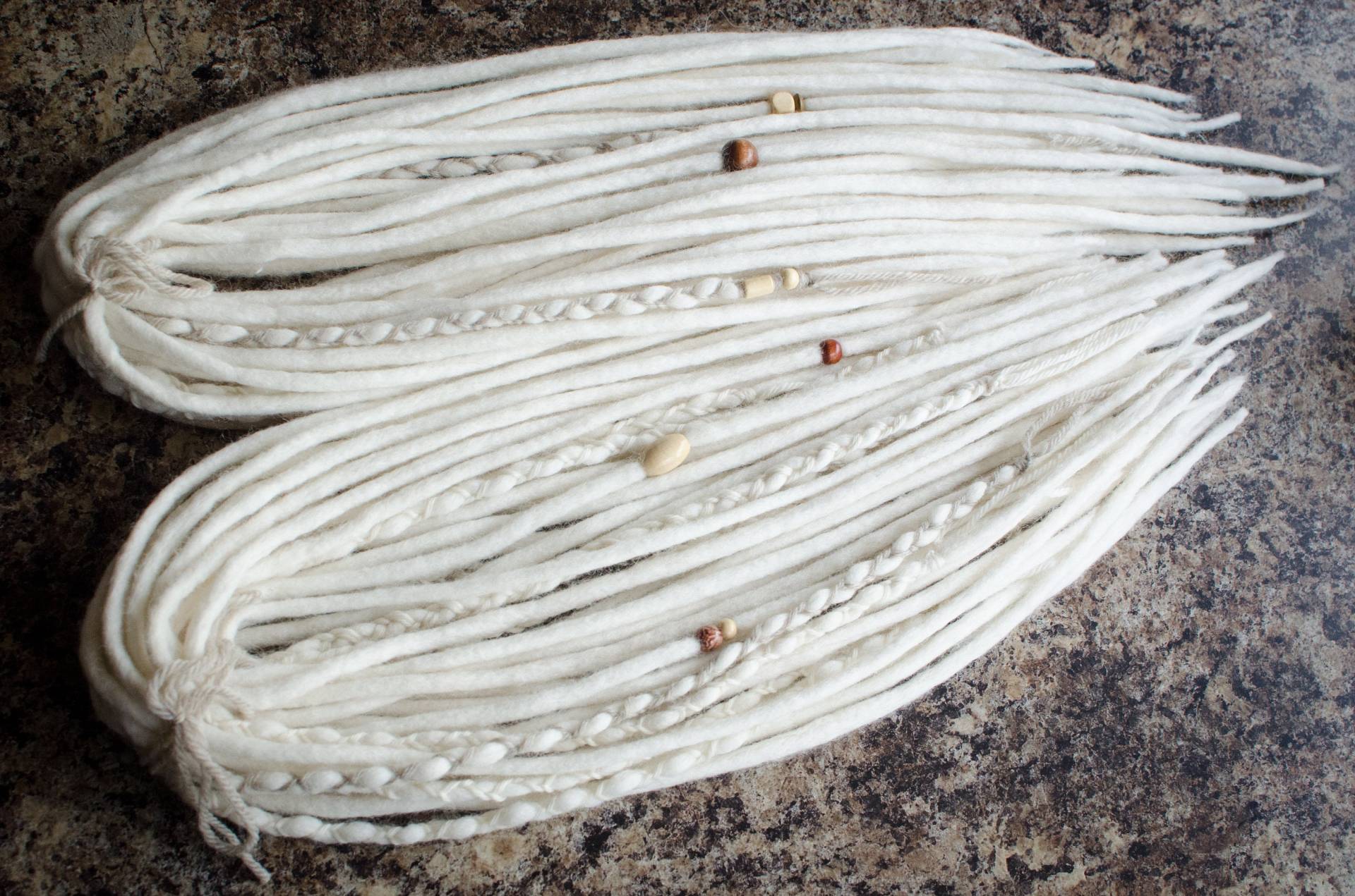 Ein-Oder Doppel-Endige Wolle Dreadlock-Verlängerungen, Naturweiß Ein-Oder Doppel-Endige Wolle Dreadlock-Verlängerungen, Naturweiß von Etsy - illJay