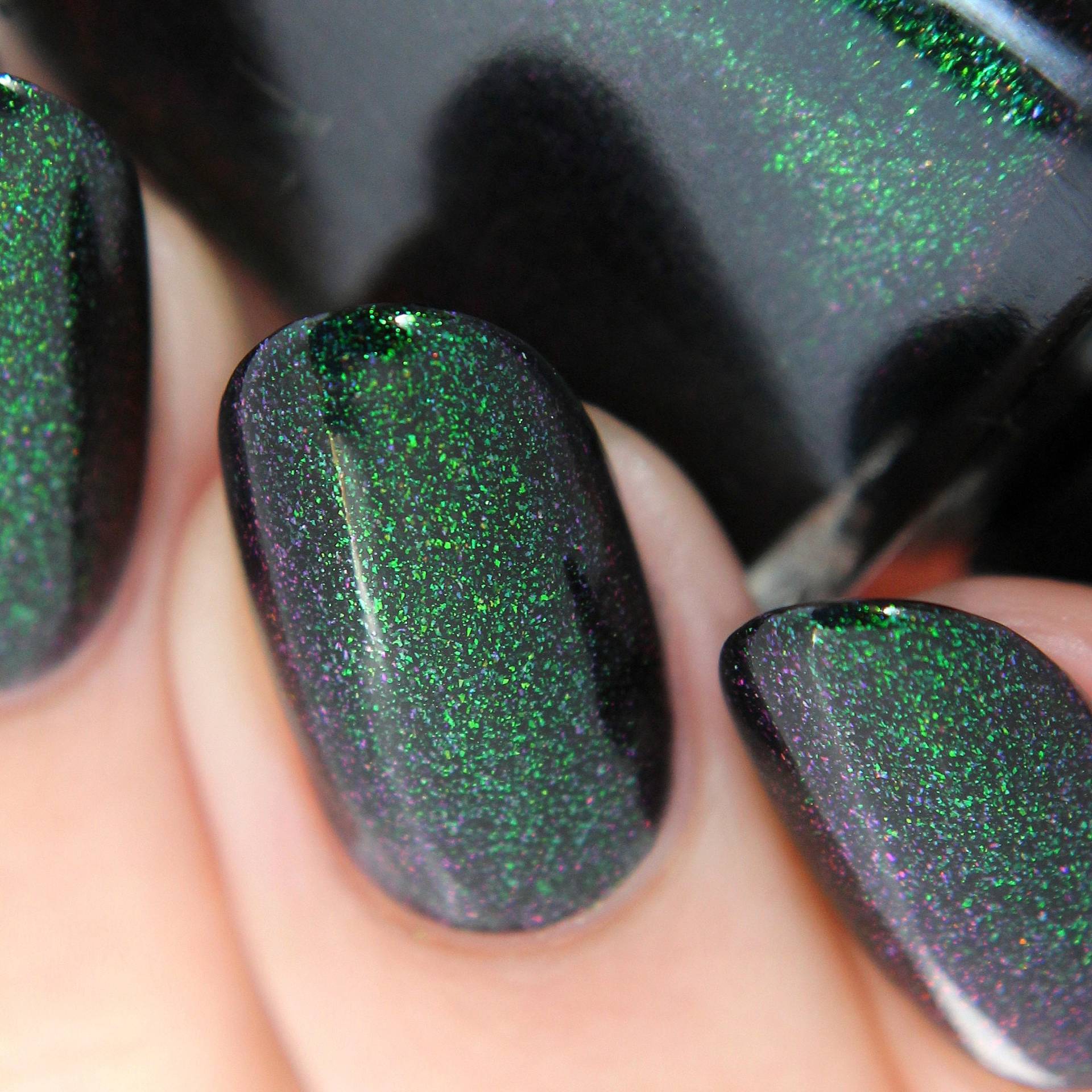 Salem - Satter Schwarz Grün Schimmer Nagellack Salem - Satter Schwarz Grün Schimmer Nagellack von Etsy - ilnpbrand