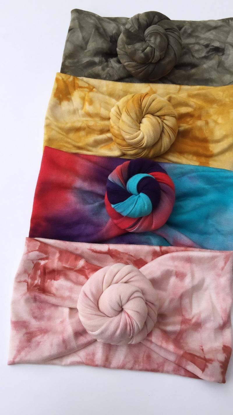 Set Von 4 Top Knoten Stirnbänder, Tie Dye Stirnband, Hippie Breites Laufstirnband, Einhorn Baby Boho Stirnband Bohemien Set Von 4 Top Knoten Stirnbänder, Tie Dye Stirnband, Hippie Breites Laufstirnband, Einhorn Baby Boho Stirnband Bohemien von Etsy - katescouturedesign