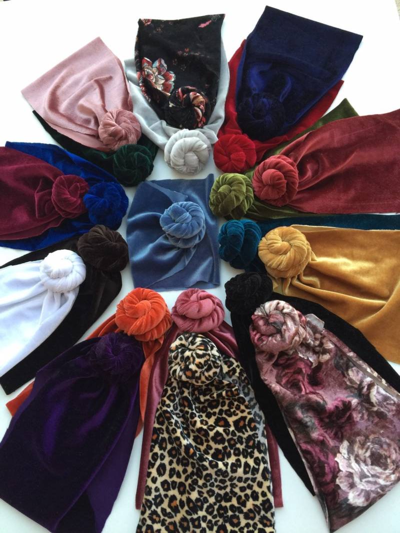 Velvet Top Knoten Amur Leopard Headwrap Hut, Baby Turban, Knoten Headwrap, Bogen Brötchen Geschenkideen, Neugeborenen Outf von Etsy - katescouturedesign