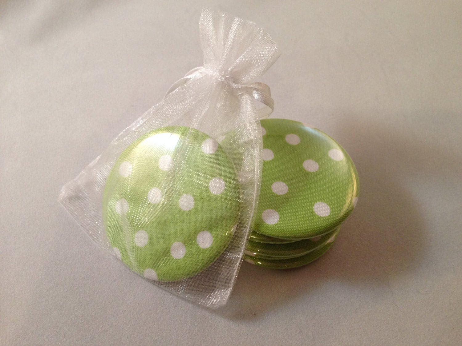 Grüne Polka Dot Taschenspiegel von Etsy - katiefavors
