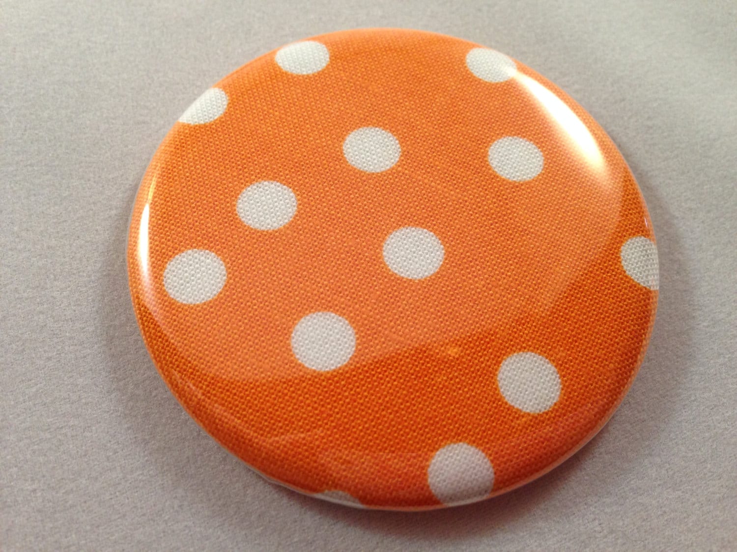 Orange Polka Dot Taschenspiegel von Etsy - katiefavors