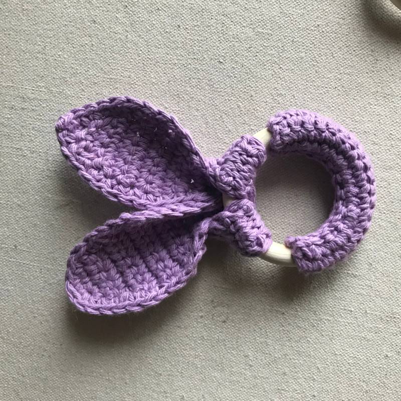 Bio Holz Ring Beißring von Etsy - kellyweldoncreative