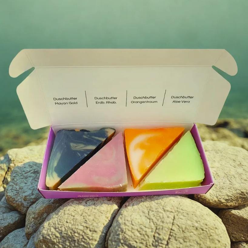 Duschbutter Quartett in Der Geschenkbox - Vegan, Plastikfrei Und Ohne Palmöl Duschbutter Quartett in Der Geschenkbox - Vegan, Plastikfrei Und Ohne Palmöl von Etsy - kleineAuszeit