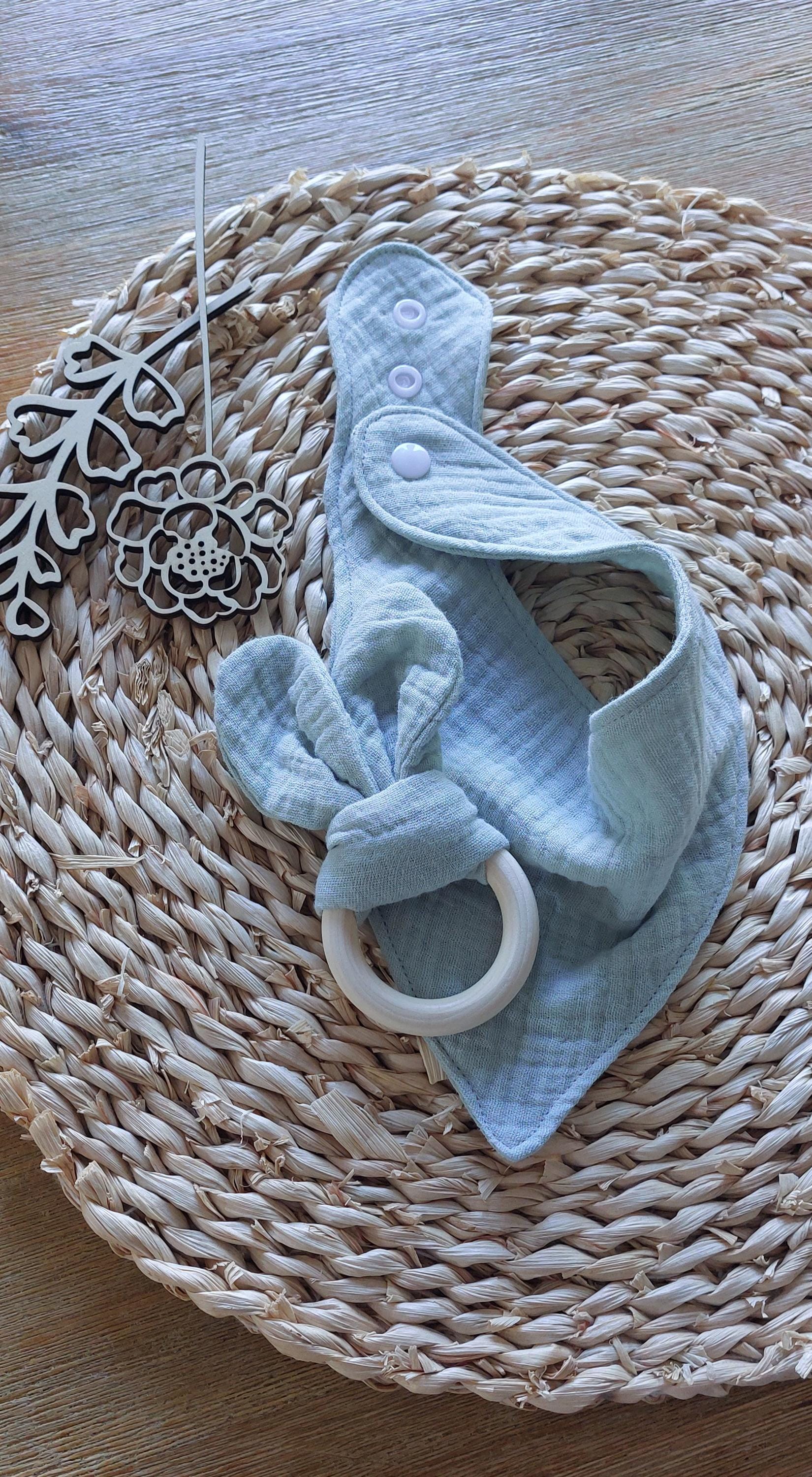 Geschenk Set Greifling Dreieckstuch Baby Geburt Musselin Mint von Etsy - kleinundbuntvonnathi