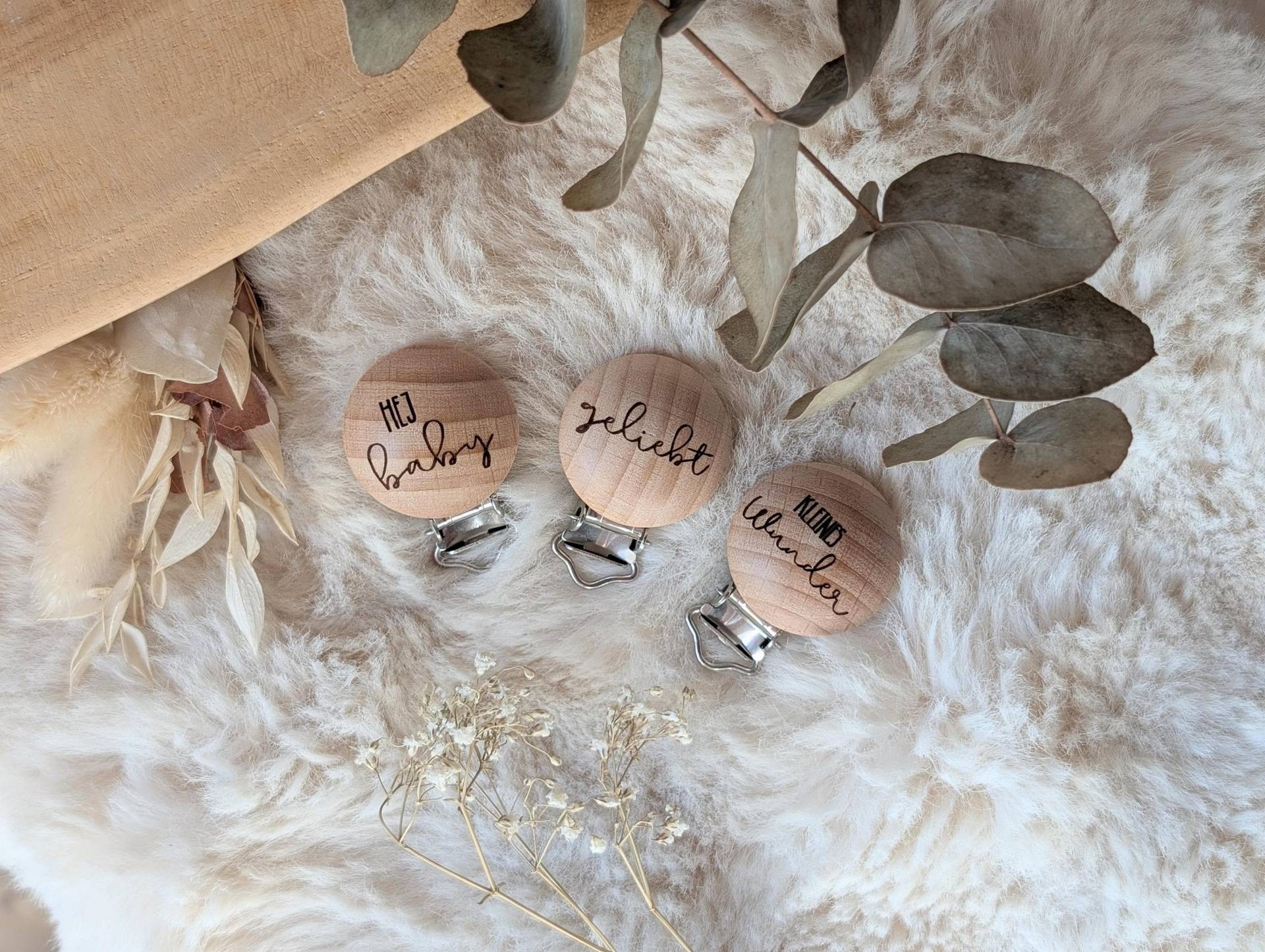 Schnullerclip Mit Spruch Aus Holz | Baby Geschenk Schnuller Halter Boho Clip Gravur Neutral Diy Zubehör von Etsy - kleinundfeinbyariela