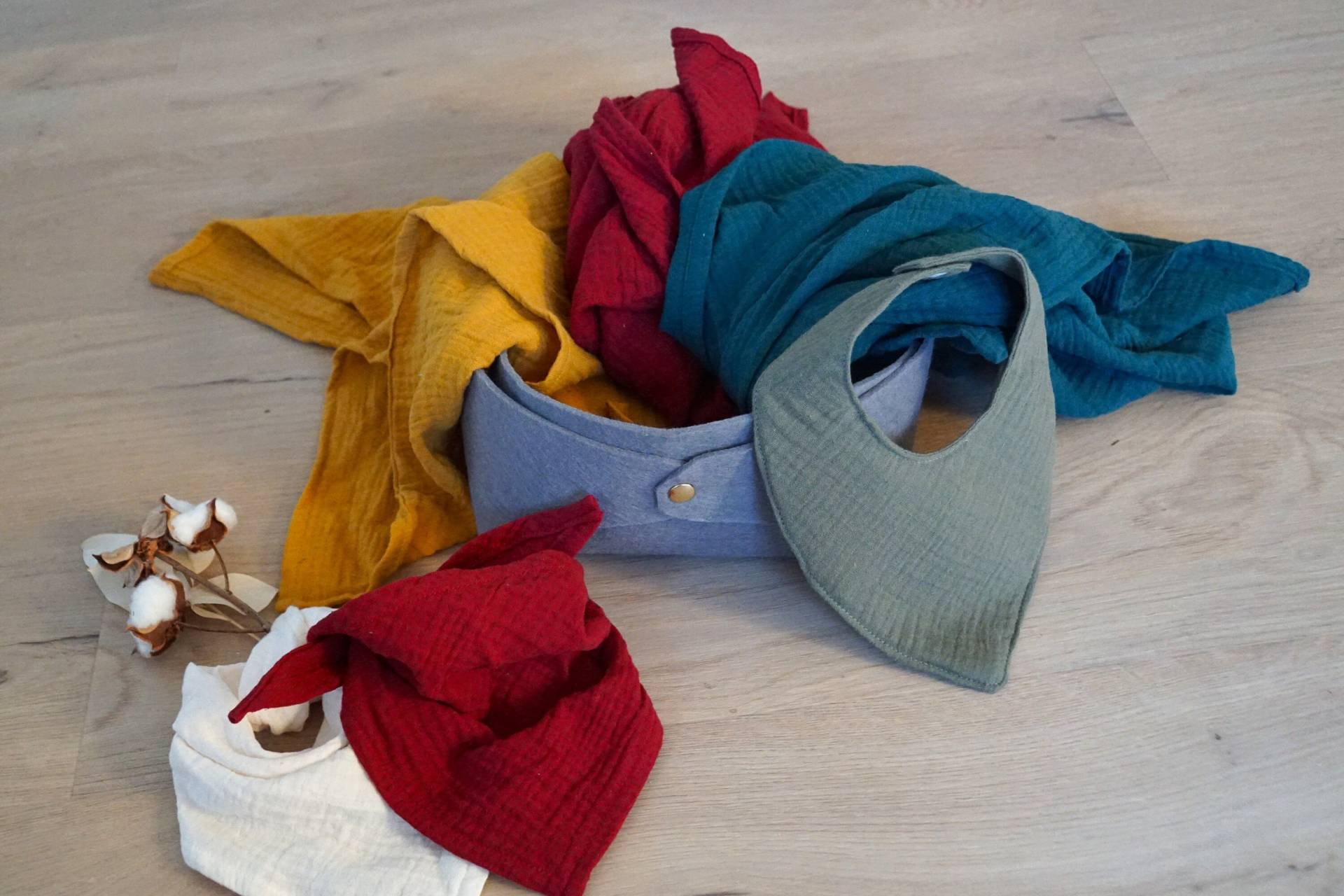 Geschenkset Zur Geburt | M - Spucktuch Dreieckstuch Wasserdichtes Sabberlätzchen Personalisierbar Bio-Musselin Geschenkset Zur Geburt | M - Spucktuch Dreieckstuch Wasserdichtes Sabberlätzchen Personalisierbar Bio-Musselin von Etsy - kleinundkuschelig