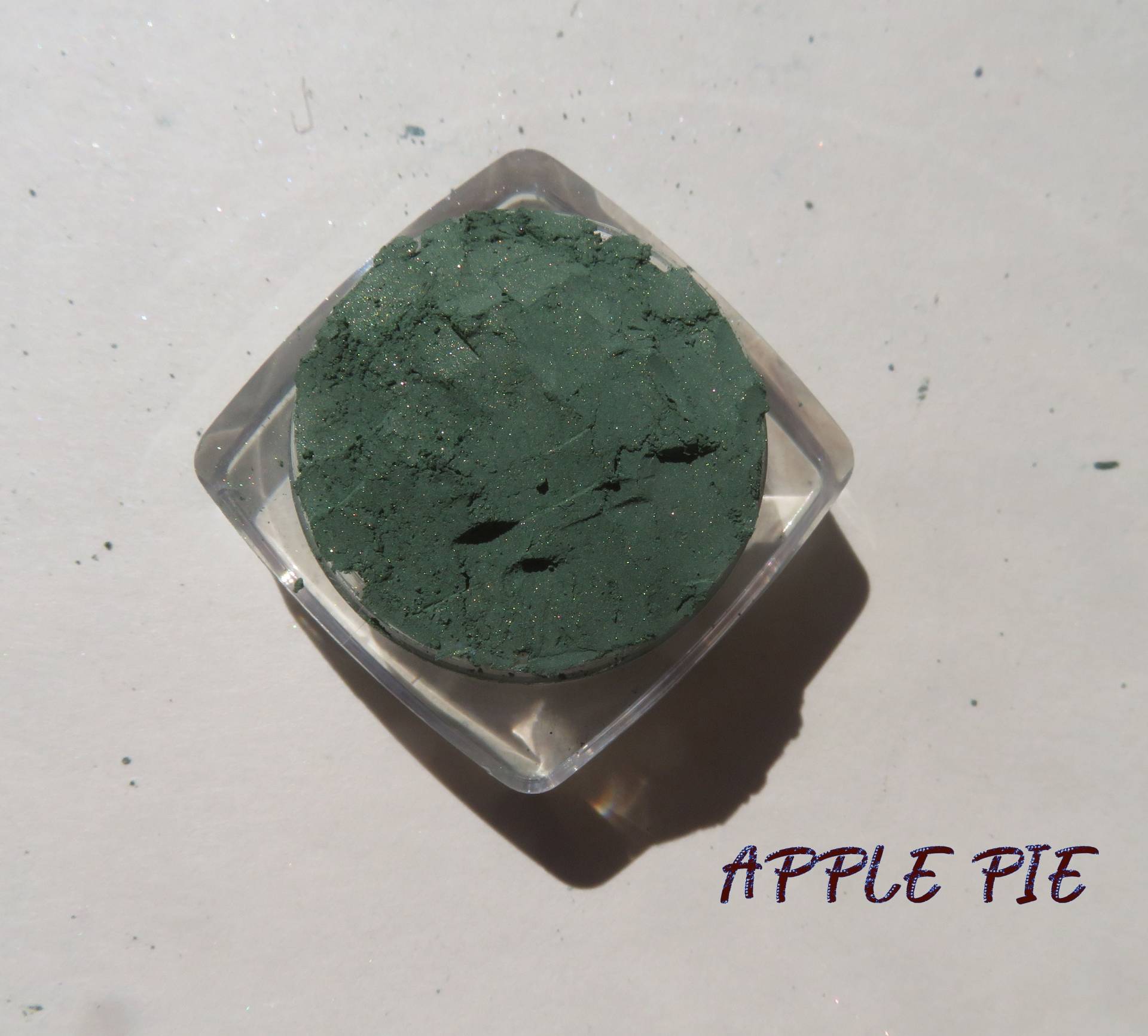 Apple Pie Lidschatten Dunkelgrüner Goldschimmer, Veganes Mineralpigment von Etsy - kmms