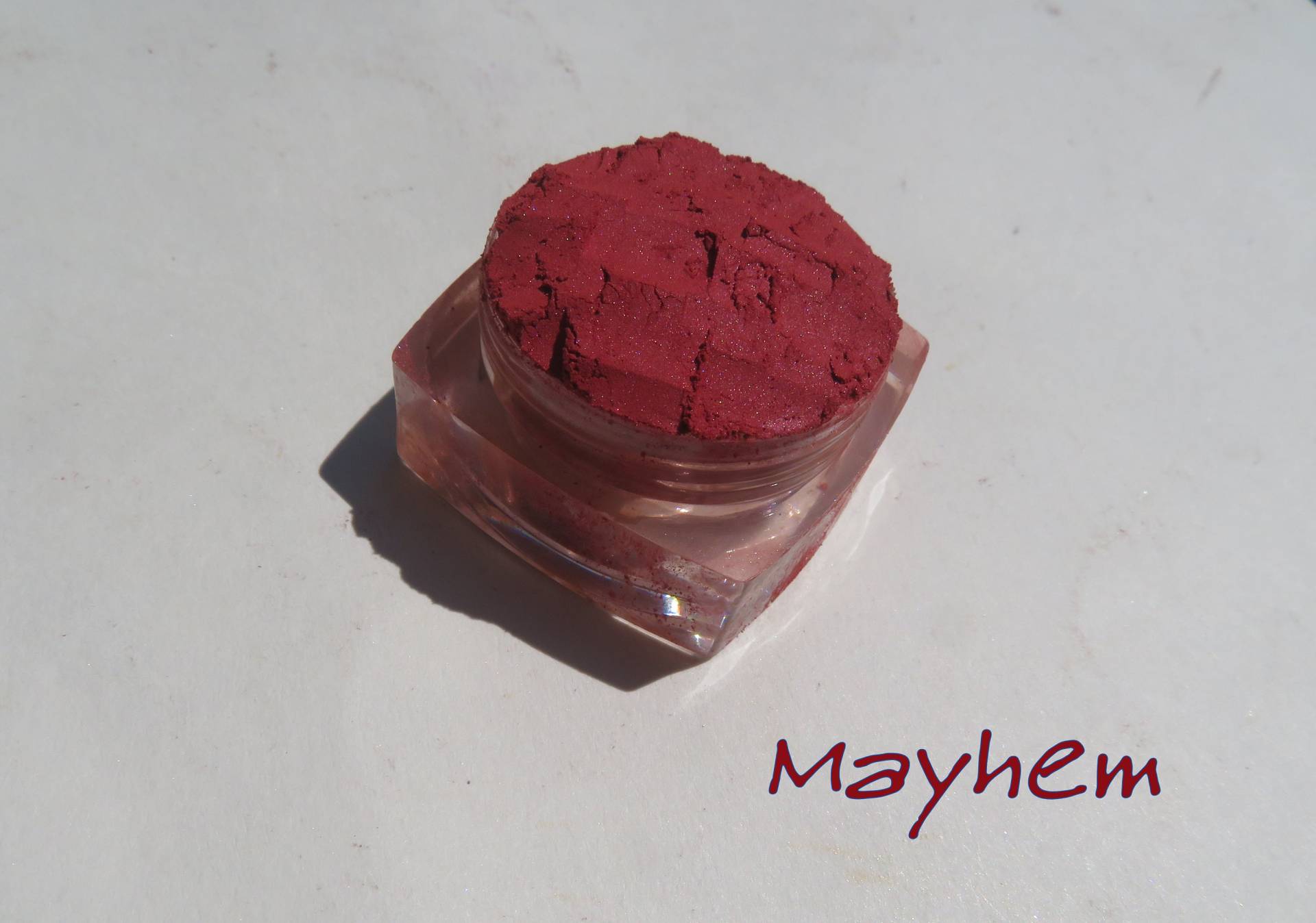 Mayhem - Veganer Rot Schimmernder Mineral-Lidschatten Karminfrei, Tierversuchsfrei Mayhem - Veganer Rot Schimmernder Mineral-Lidschatten Karminfrei, Tierversuchsfrei von Etsy - kmms