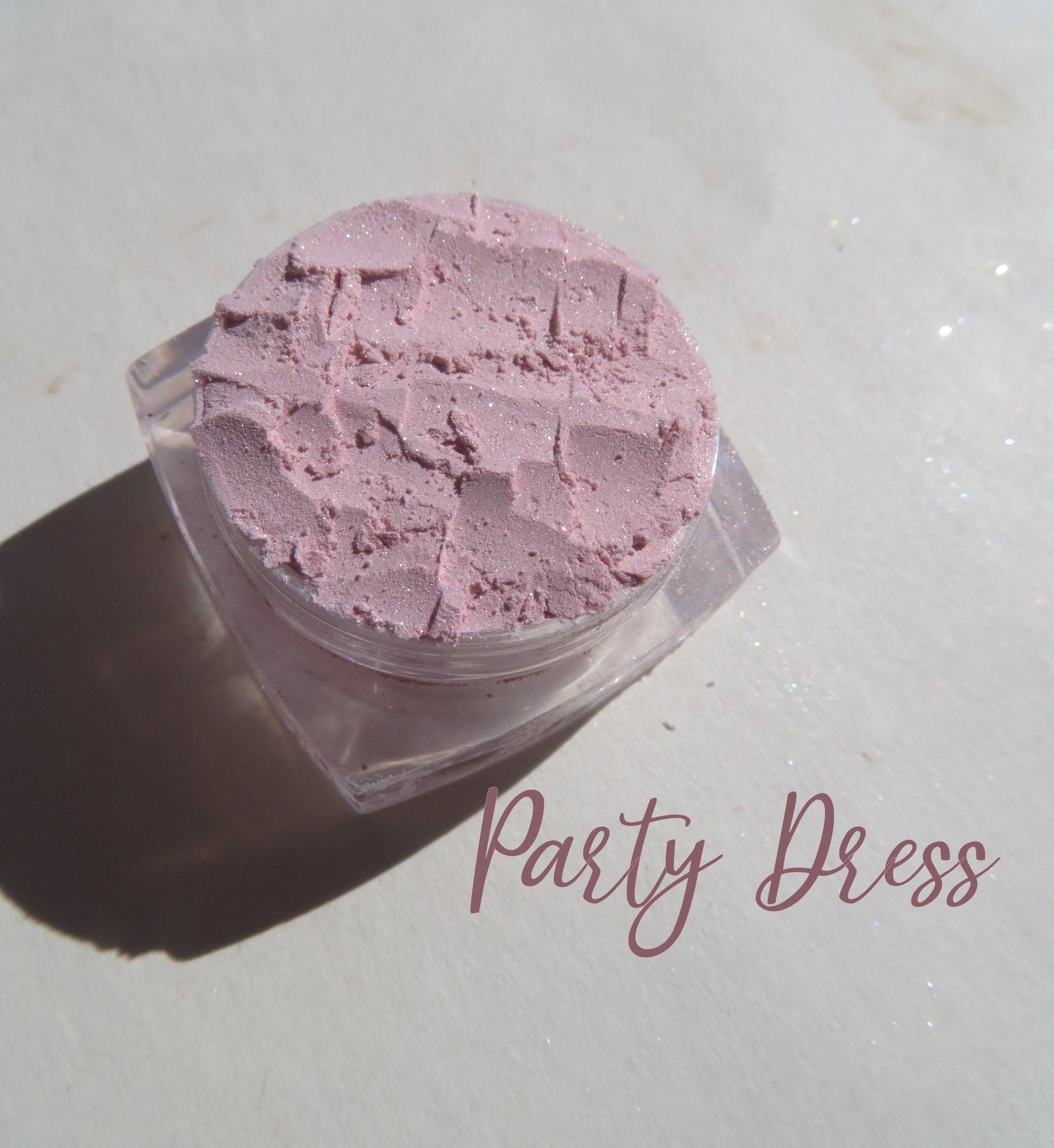 Party Dress - Pale Pink Shimmer Eyeshadow Vegan Mineral Lose Pigment Party Dress - Pale Pink Shimmer Eyeshadow Vegan Mineral Lose Pigment von Etsy - kmms