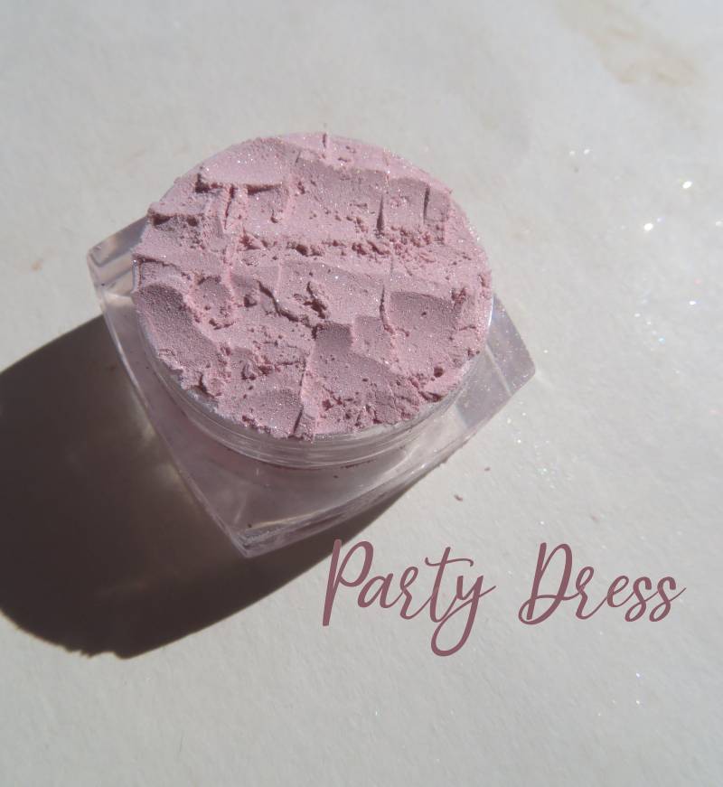 Party Dress - Pale Pink Shimmer Eyeshadow Vegan Mineral Lose Pigment Party Dress - Pale Pink Shimmer Eyeshadow Vegan Mineral Lose Pigment von Etsy - kmms