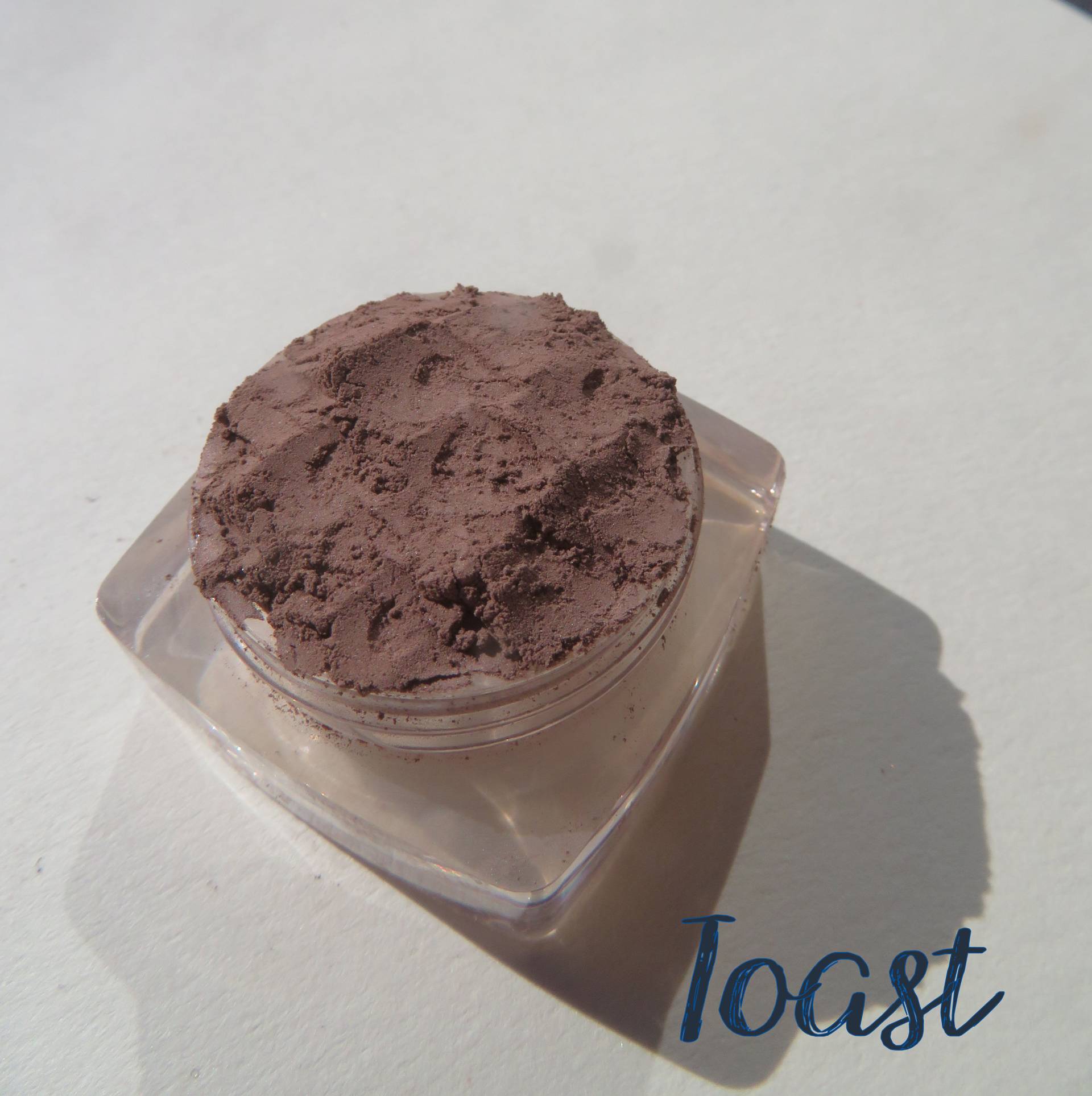 Toast - Matte Pale Taupe Mineral Lidschatten Veganes Cruelty-Free Makeup Toast - Matte Pale Taupe Mineral Lidschatten Veganes Cruelty-Free Makeup von Etsy - kmms