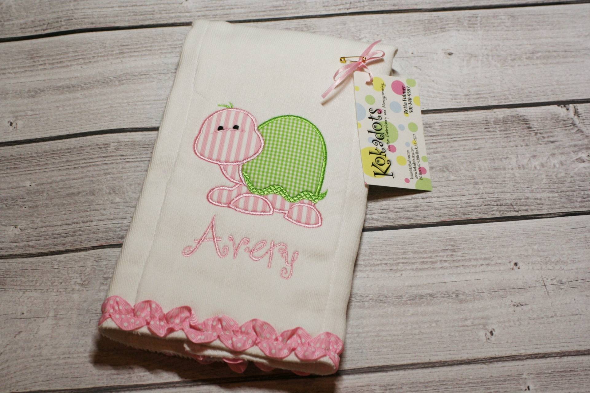 Schildkröte Spucktuch, Personalisierte Mädchen Applizierte Rosa Und Grün Baby Geschenk von Etsy - kokadots