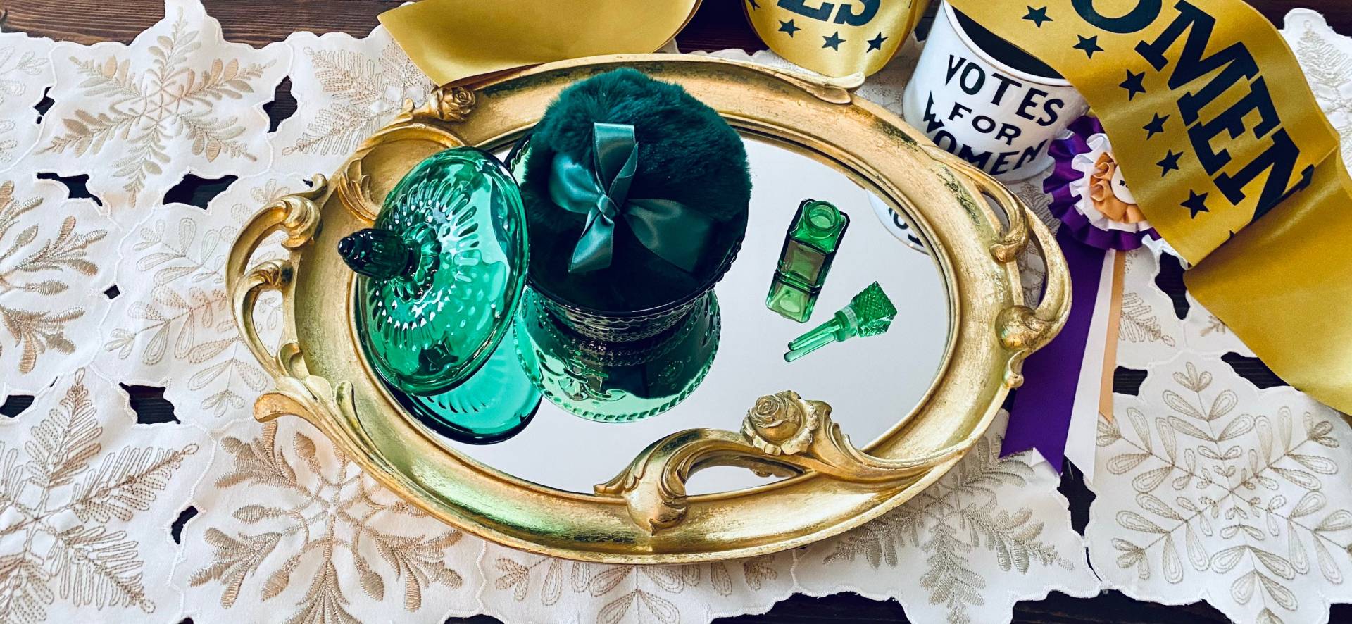 Das Jugendstil Vanity Boudior Set von Etsy - krishelleescentuals