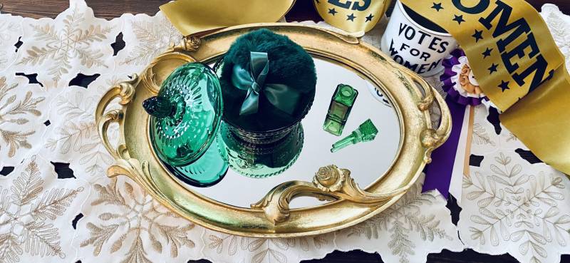 Das Jugendstil Vanity Boudior Set von Etsy - krishelleescentuals