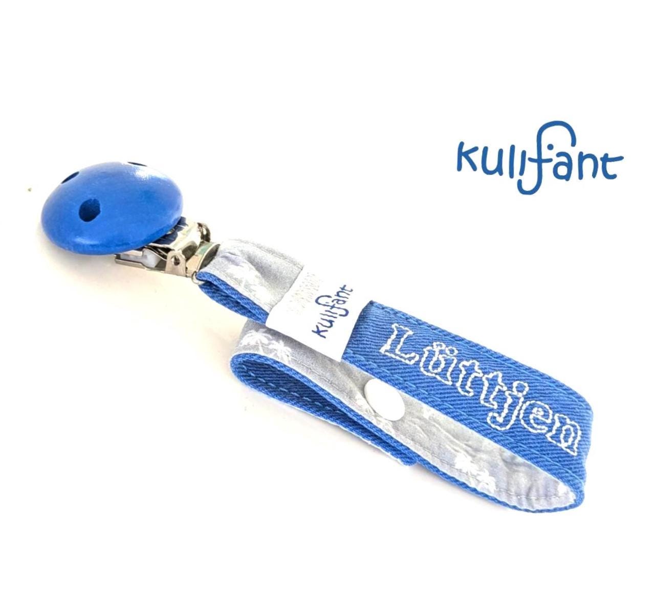 Jeans Denim Schnullerband Meerblau Mit Namen Bestickt Neue Schrift Palmen Strand Nordisch See Kosename Lüttjen Babygeschenk Schnuller Jeans Denim Schnullerband Meerblau Mit Namen Bestickt Neue Schrift Palmen Strand Nordisch See Kosename Lüttjen Babygeschenk Schnuller von Etsy - kulifant
