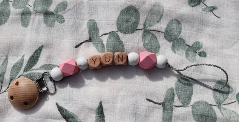Personalisierte Schnullerketten Aus Holz Mit Hexagon von Etsy - laKreativecke