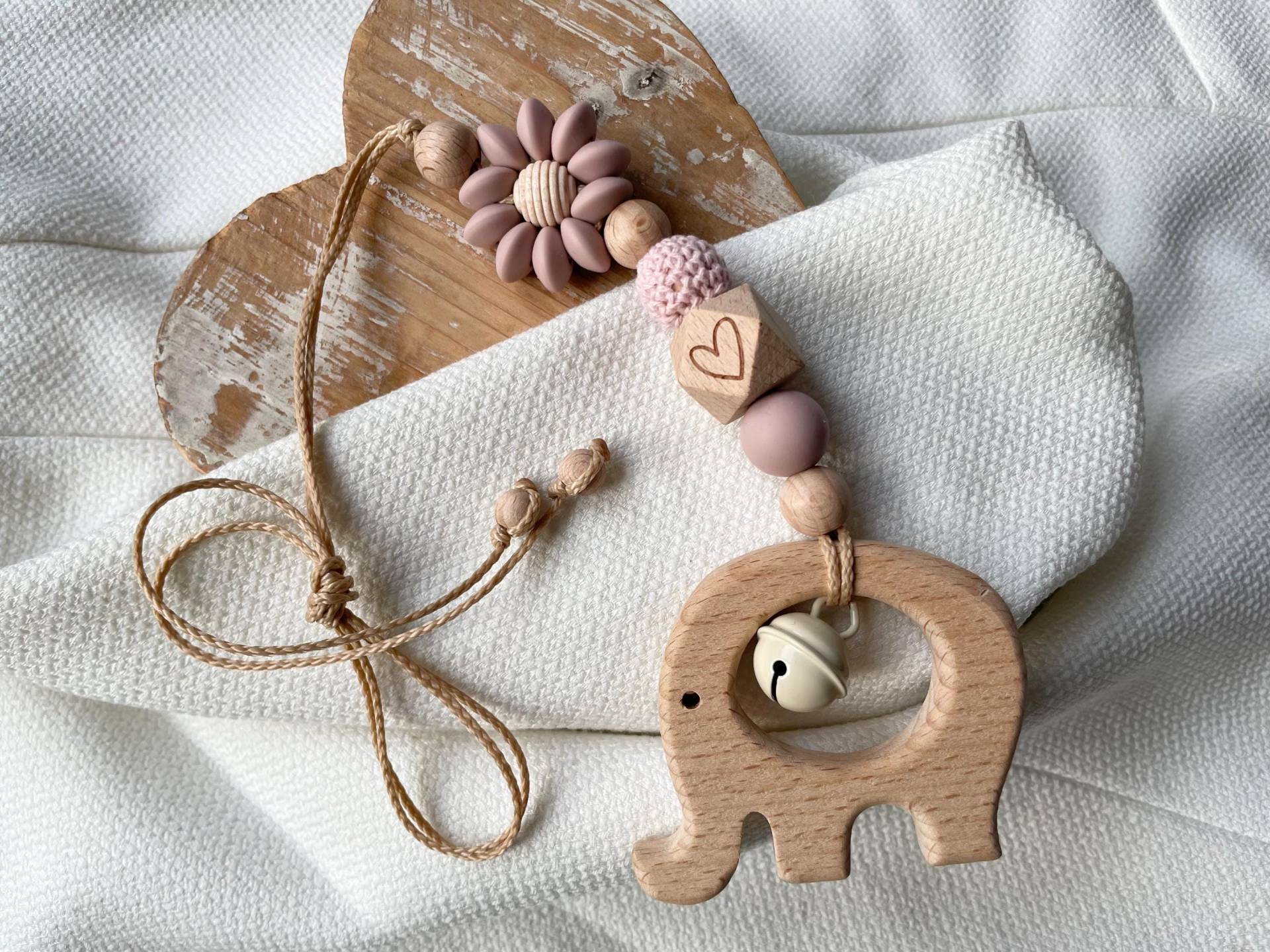 Anhänger Für Die Babyschale Und Spielbogen in Vielen Farben Mit Blume Herz Als Geschenk Zur Geburt, Maxicosi von Etsy - lamonadashop