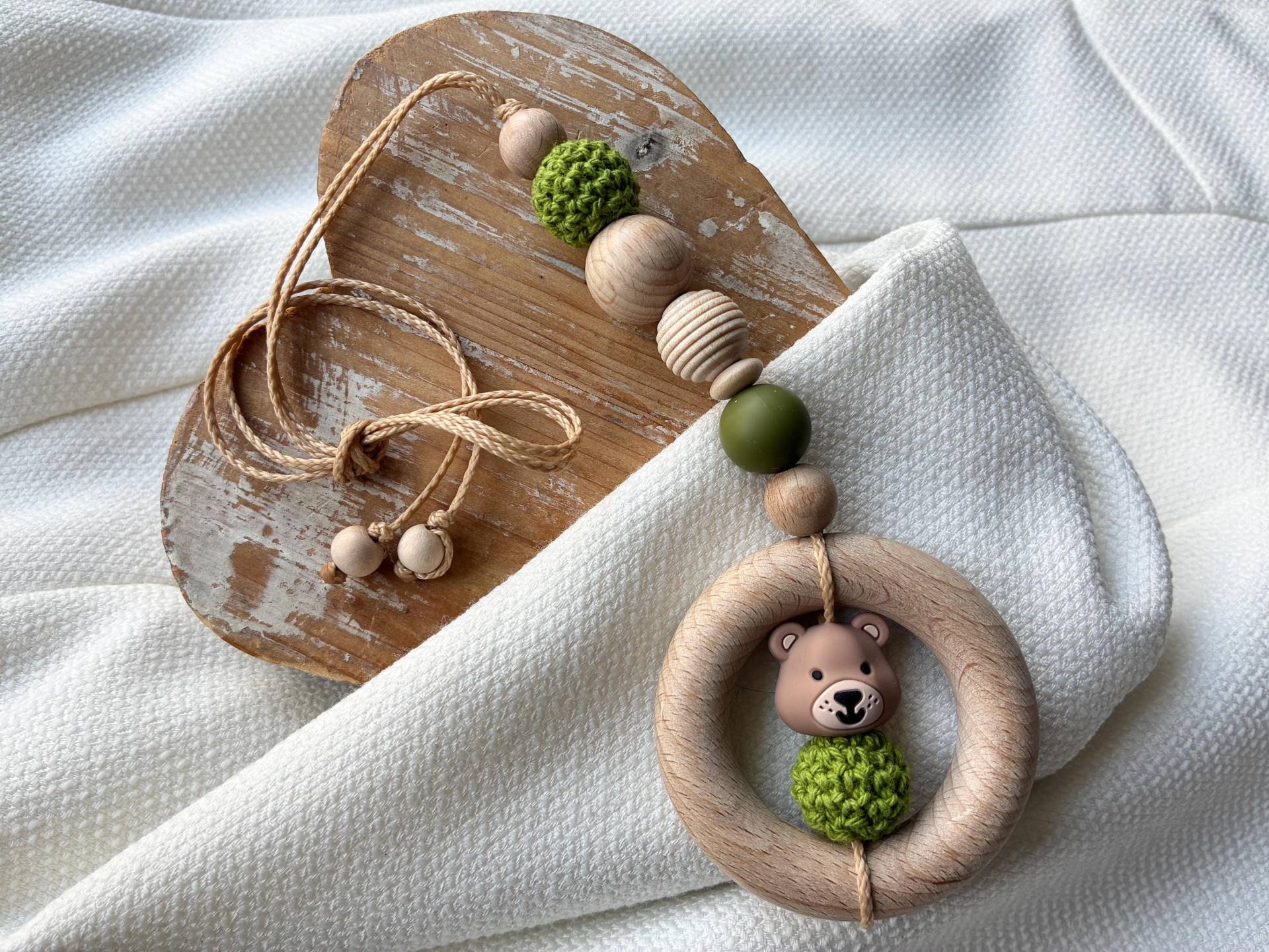 Anhänger Für Die Babyschale Und Spielbogen in Vielen Farben Mit Teddy Bär Als Geschenk Zur Geburt, Maxicosi von Etsy - lamonadashop