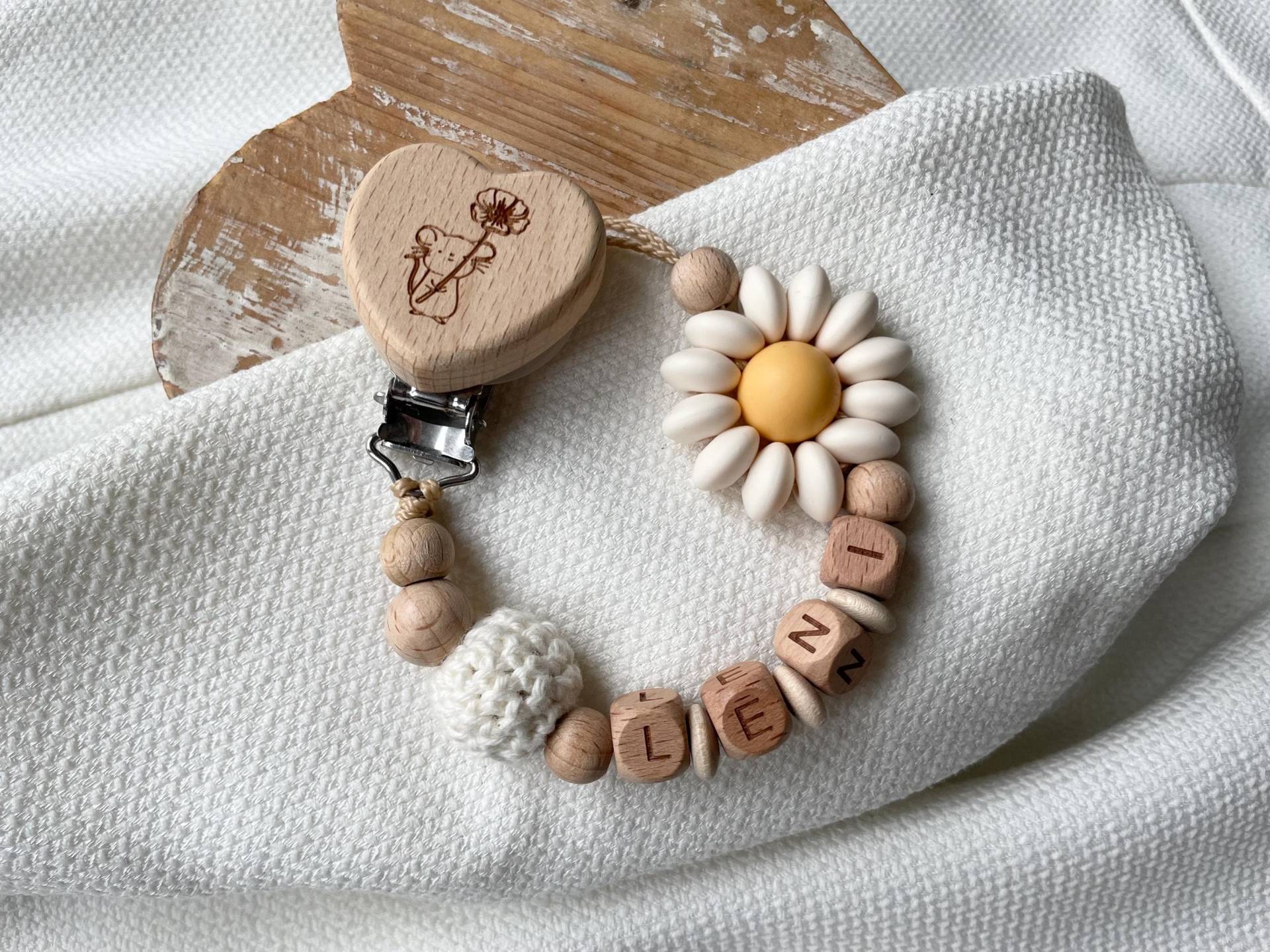 Schnullerkette Mit Namen Für Mädchen Und Jungen Blume in Creme Gelb Als Geschenk Zur Geburt von Etsy - lamonadashop