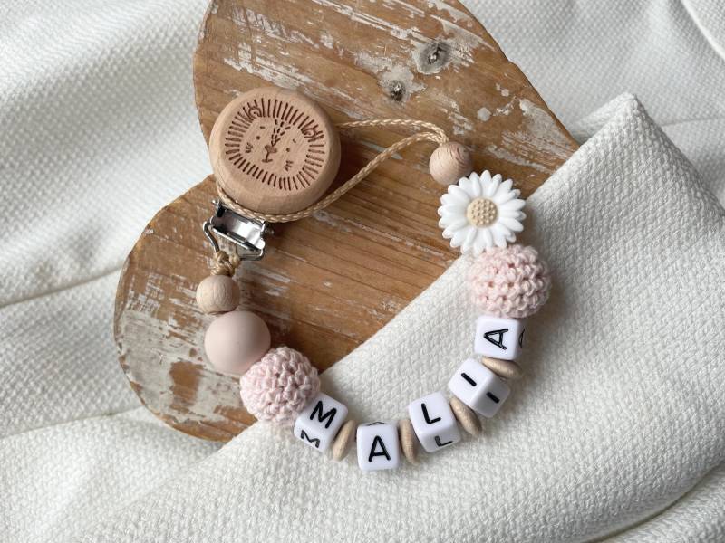 Schnullerkette Mit Namen Für Mädchen Und Jungen Blume in Vielen Farben Als Geschenk Zur Geburt Schnullerkette Mit Namen Für Mädchen Und Jungen Blume in Vielen Farben Als Geschenk Zur Geburt von Etsy - lamonadashop