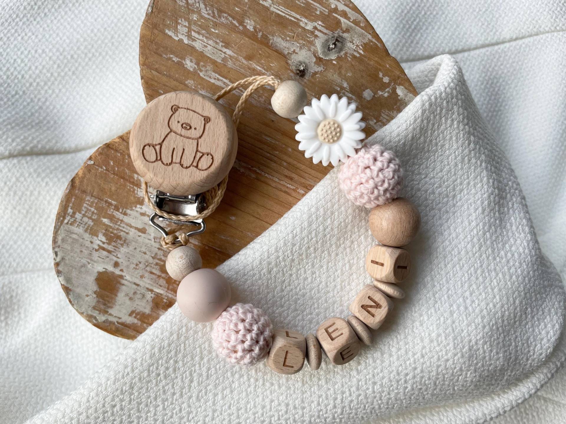 Schnullerkette Mit Namen Für Mädchen Und Jungen Blume in Vielen Farben Als Geschenk Zur Geburt Schnullerkette Mit Namen Für Mädchen Und Jungen Blume in Vielen Farben Als Geschenk Zur Geburt von Etsy - lamonadashop