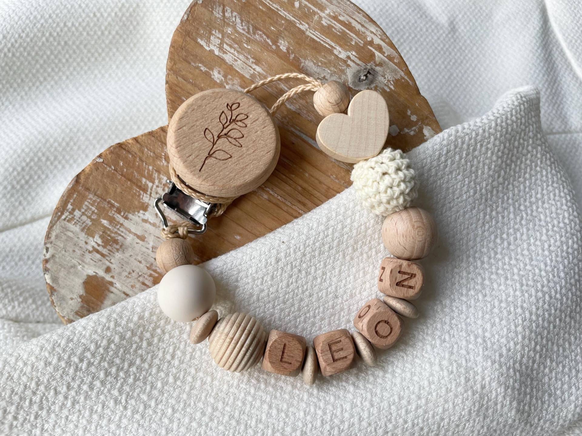 Schnullerkette Mit Namen Für Mädchen Und Jungen Herz in Vielen Farben Als Geschenk Zur Geburt von Etsy - lamonadashop