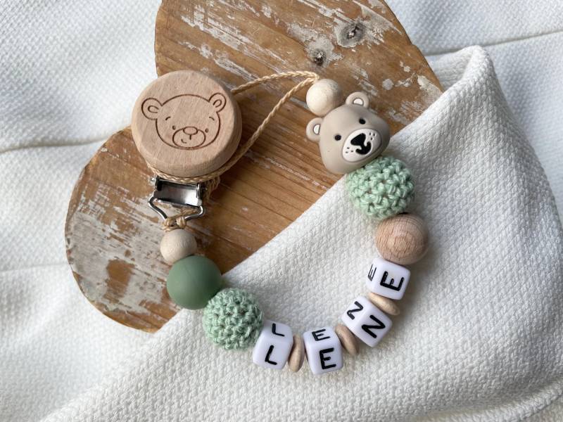 Schnullerkette Mit Namen Für Mädchen Und Jungen Teddy Bär in Vielen Farben Als Geschenk Zur Geburt Schnullerkette Mit Namen Für Mädchen Und Jungen Teddy Bär in Vielen Farben Als Geschenk Zur Geburt von Etsy - lamonadashop