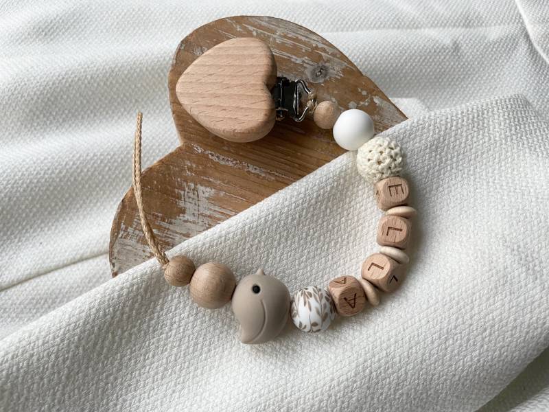 Schnullerkette Mit Namen Für Mädchen Und Jungen Vogel in Taupe Weiß Als Geschenk Zur Geburt Schnullerkette Mit Namen Für Mädchen Und Jungen Vogel in Taupe Weiß Als Geschenk Zur Geburt von Etsy - lamonadashop