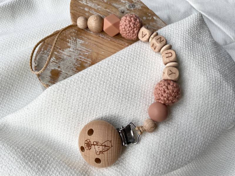 Schnullerkette Mit Namen Für Mädchen Und Jungen in Vielen Farben Als Geschenk Zur Geburt Schnullerkette Mit Namen Für Mädchen Und Jungen in Vielen Farben Als Geschenk Zur Geburt von Etsy - lamonadashop