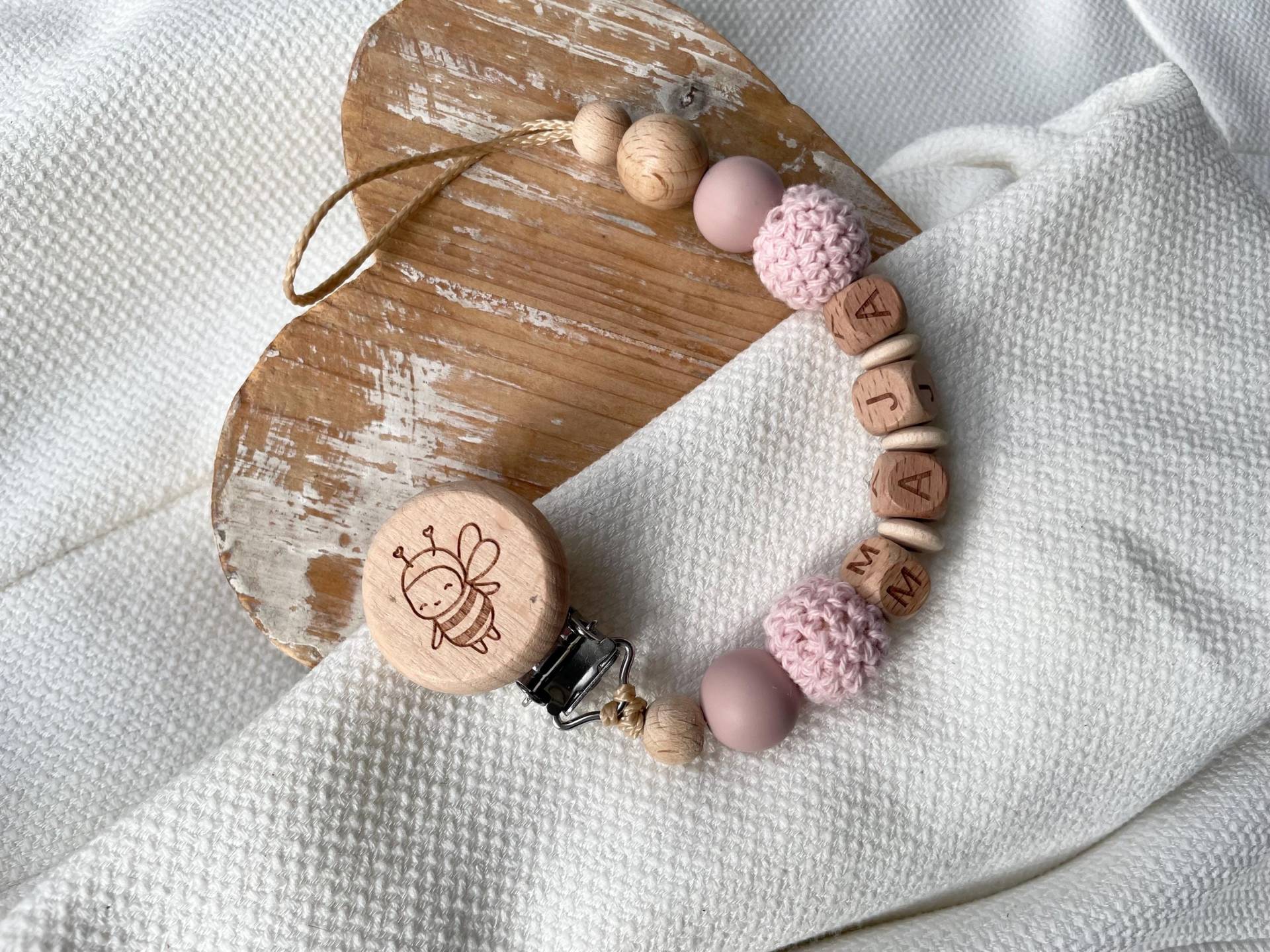 Schnullerkette Mit Namen Für Mädchen Und Jungen in Vielen Farben Als Geschenk Zur Geburt Schnullerkette Mit Namen Für Mädchen Und Jungen in Vielen Farben Als Geschenk Zur Geburt von Etsy - lamonadashop