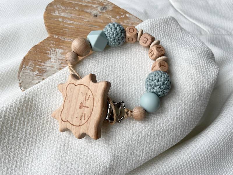 Schnullerkette Mit Namen Für Mädchen Und Jungen in Vielen Farben Als Geschenk Zur Geburt Schnullerkette Mit Namen Für Mädchen Und Jungen in Vielen Farben Als Geschenk Zur Geburt von Etsy - lamonadashop