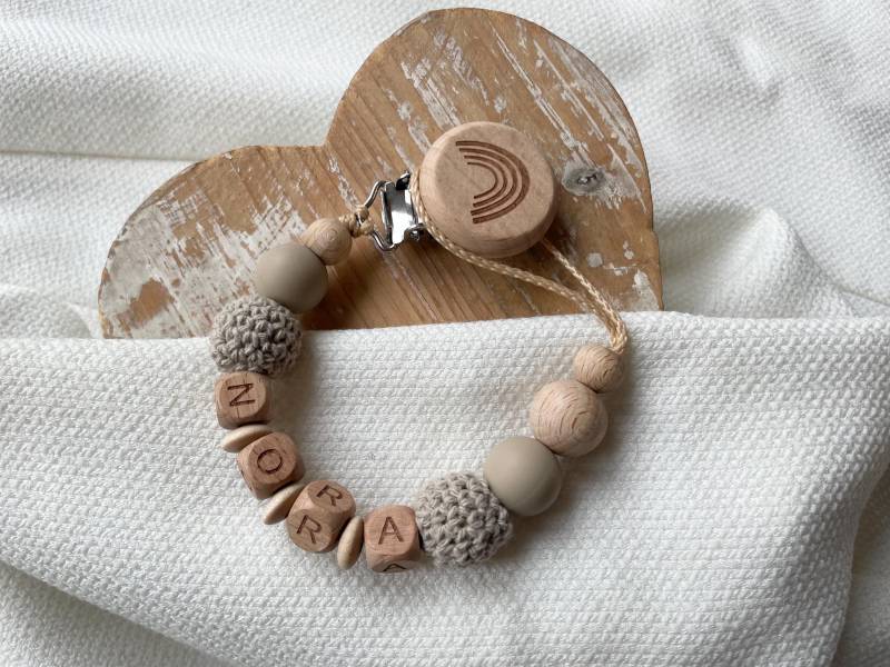 Schnullerkette Mit Namen Für Mädchen Und Jungen in Vielen Farben Als Geschenk Zur Geburt Schnullerkette Mit Namen Für Mädchen Und Jungen in Vielen Farben Als Geschenk Zur Geburt von Etsy - lamonadashop