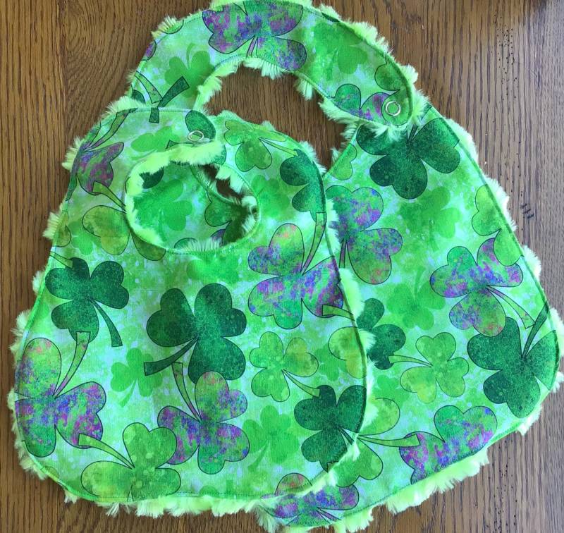 Großes Grünes Kleeblatt-Baby/Kleinkind-Lätzchen Oder Kleineres Säugling Nur Lätzchen von Etsy - laurelwhite