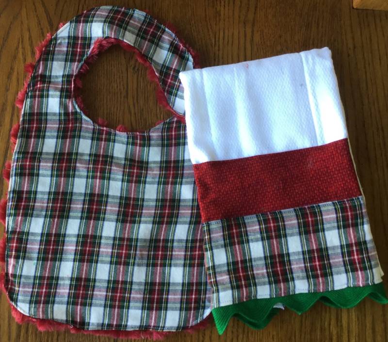 Grün Rot Kariertes Baby/Kleinkind Lätzchen Und Spucktuch Set Grün Rot Kariertes Baby/Kleinkind Lätzchen Und Spucktuch Set von Etsy - laurelwhite