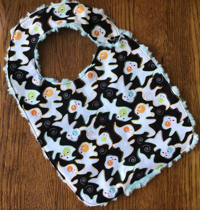 Schwarz-Orange Geist Minkie Baby/Kleinkind-Bib Schwarz-Orange Geist Minkie Baby/Kleinkind-Bib von Etsy - laurelwhite