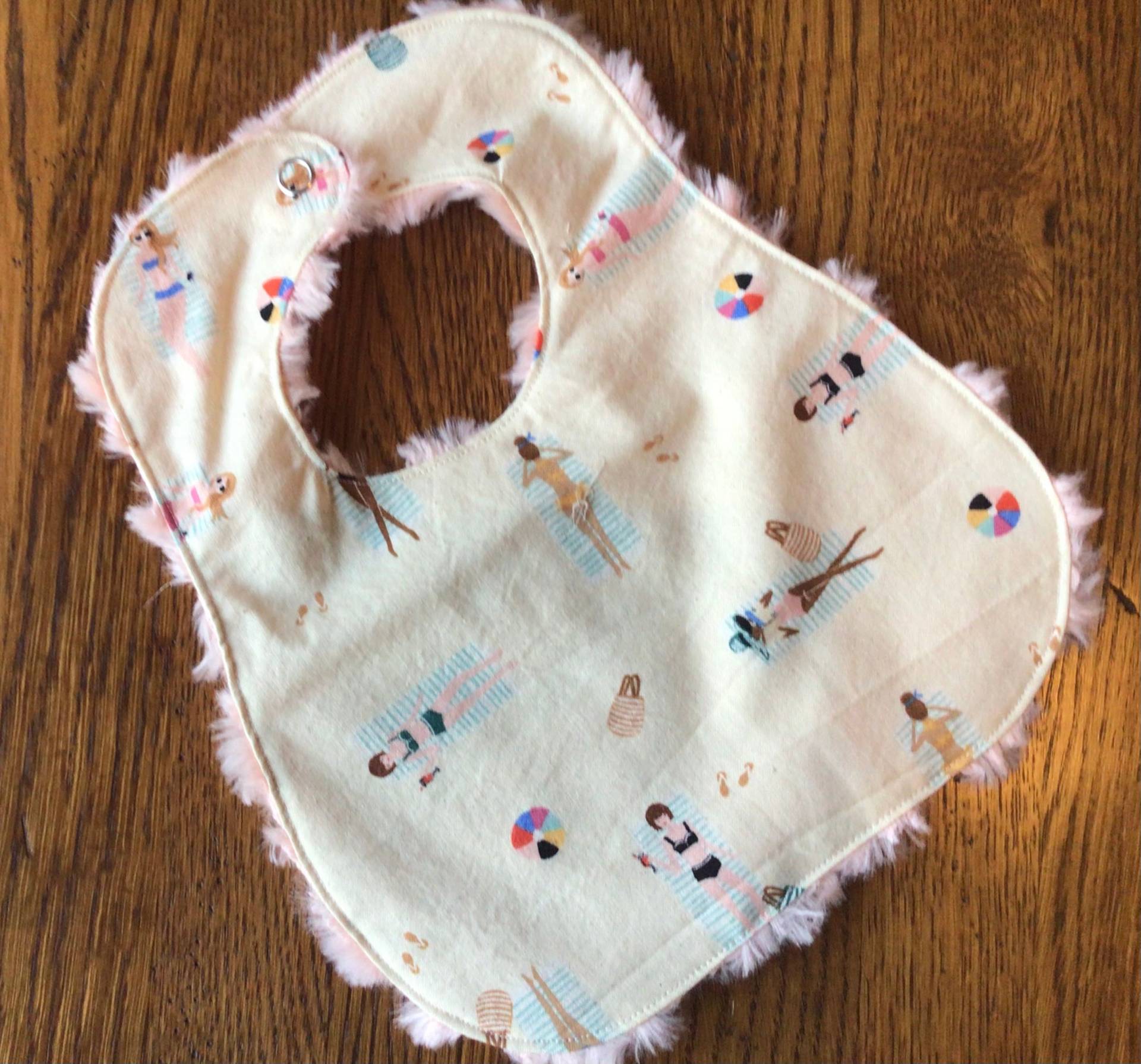 Sonnenbaden Schönheiten Kleinere Baby Lätzchen Sonnenbaden Schönheiten Kleinere Baby Lätzchen von Etsy - laurelwhite