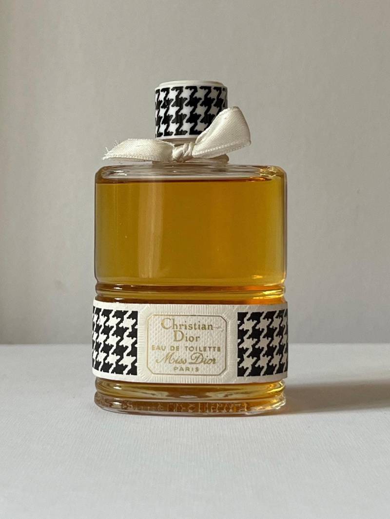 Christian Dior Edt Vintage 60Ml Parfüm Miss Dior | 1947 Eau De Toilette 70Er Jahre Parfum Duft Paris Christian Dior Edt Vintage 60Ml Parfüm Miss Dior | 1947 Eau De Toilette 70Er Jahre Parfum Duft Paris von Etsy - lftlongingforthis