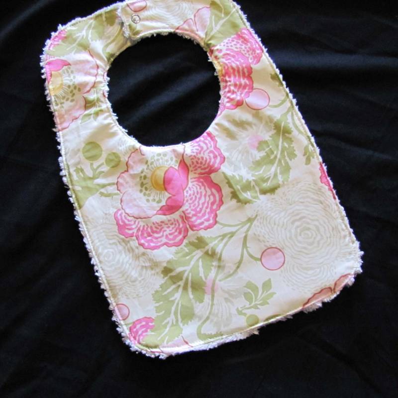 Kleinkind-Bib-Fuchsia Fresh Poppies Toddler Bib Mit Chenille Back-Kleinkind Und Baby-Bib Für Die Fütterung Burping-Girl Baby Shower Gift von Etsy - lilacslollipops